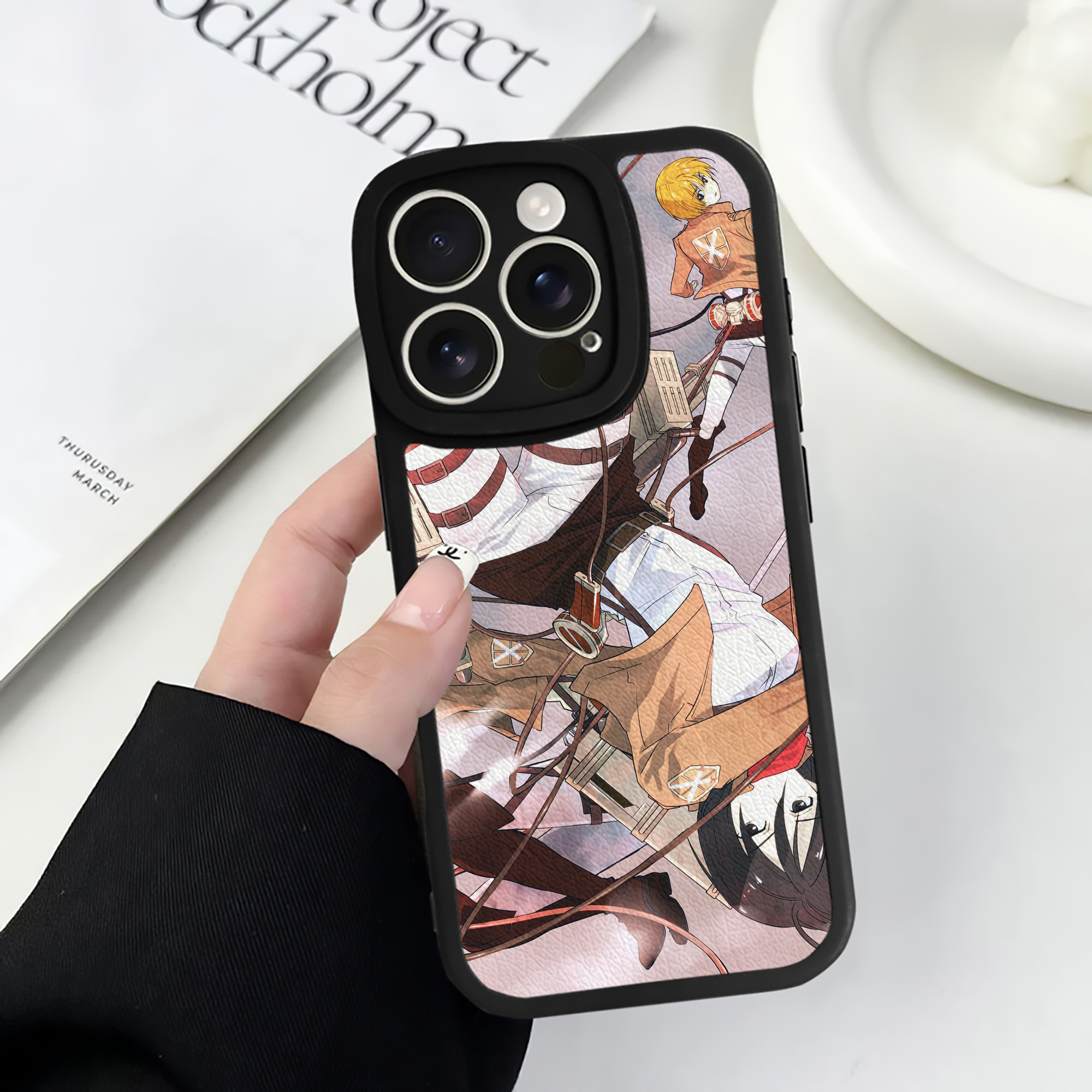 （画像用） 進撃の巨人 Attack on Titan 【iPhone 16シリーズ対応】シリコンスマホケース（レザー調） 材質：シリコン